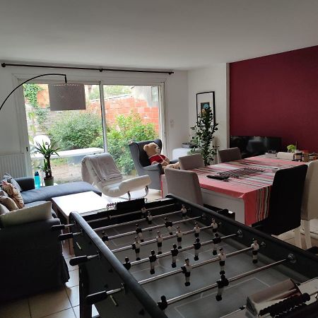 Agreable Maison De Ville Climatisee Avec Billard, Babyfoot, Ps4, Terrasse Privee Le Bouscat Bagian luar foto