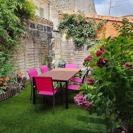 Agreable Maison De Ville Climatisee Avec Billard, Babyfoot, Ps4, Terrasse Privee Le Bouscat Bagian luar foto