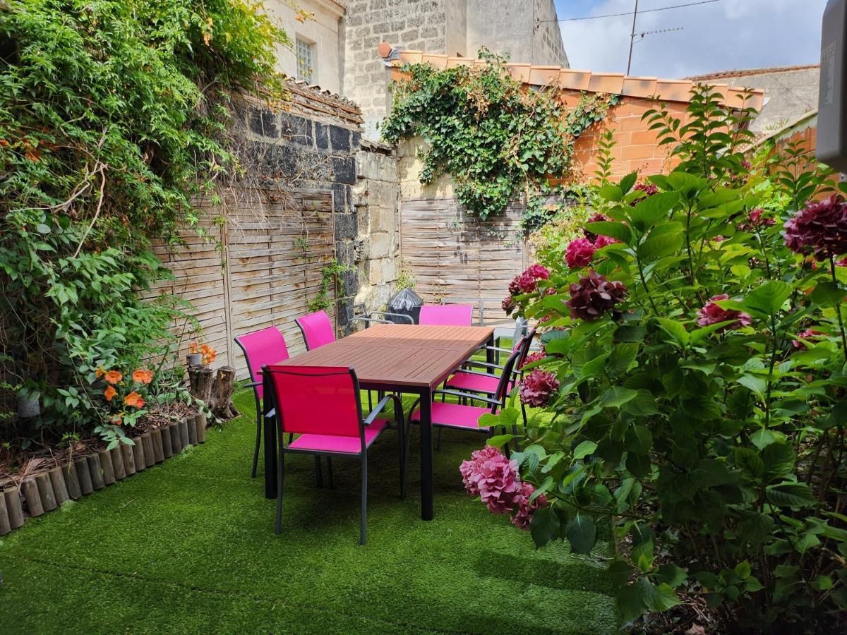 Agreable Maison De Ville Climatisee Avec Billard, Babyfoot, Ps4, Terrasse Privee Le Bouscat Bagian luar foto